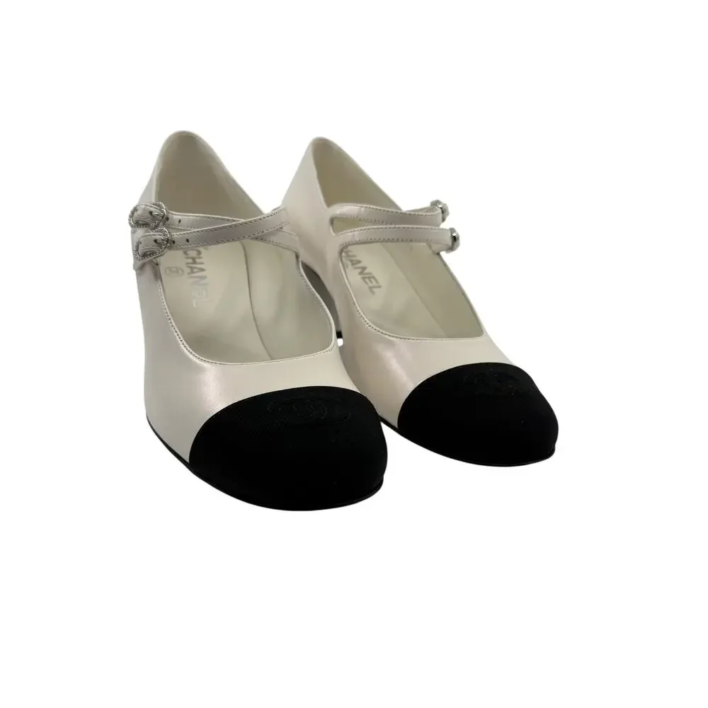 Chanel Mary Janes (39/9)